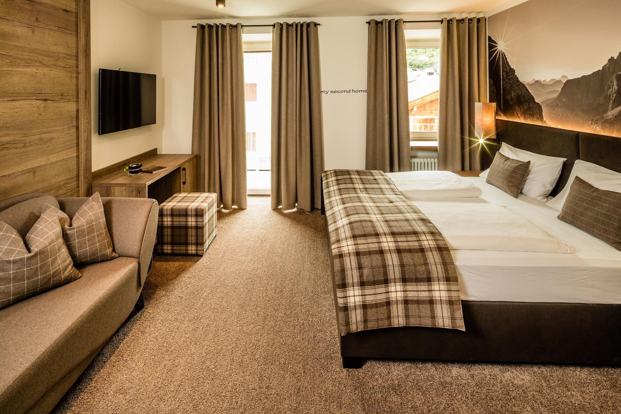 Hotel Touring Dolomites Santa Cristina Val Gardena Luaran gambar