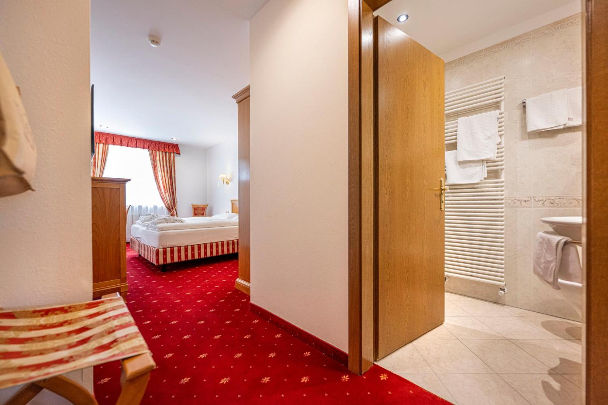 Hotel Touring Dolomites Santa Cristina Val Gardena Luaran gambar