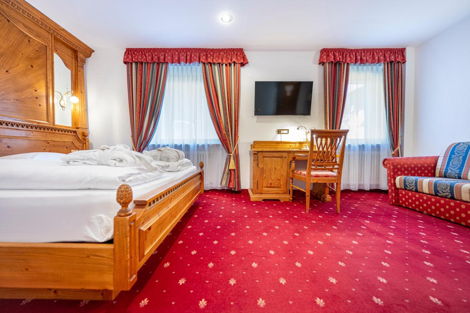 Hotel Touring Dolomites Santa Cristina Val Gardena Luaran gambar